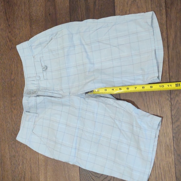 Bundle of two women's Columbia Size 10 Shorts - Picture 9 of 13